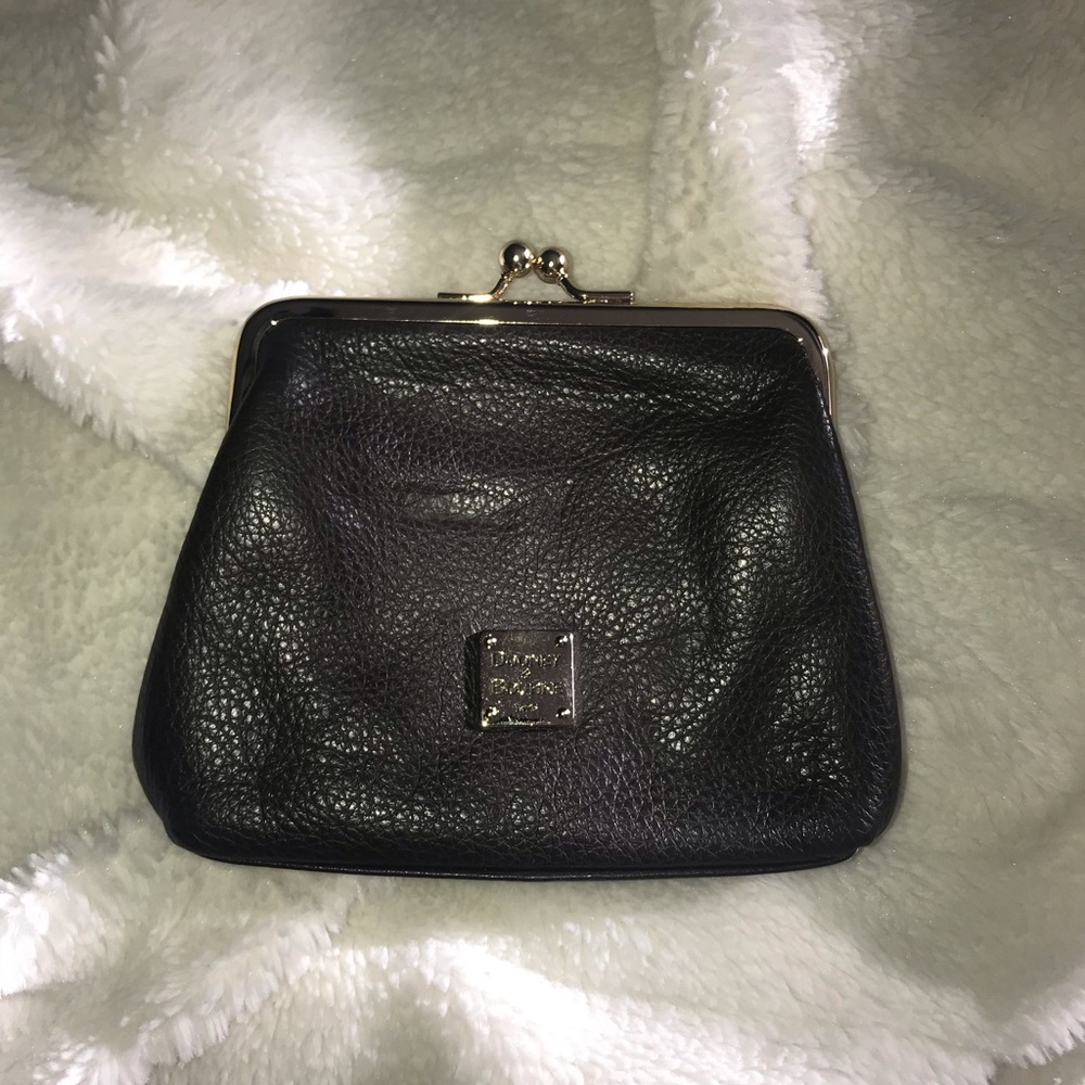 Dooney & Bourke Kisslock pebble grain coin purse
